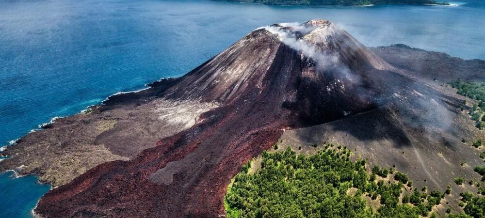 1. Pencarian Lima Jurnalis yang Hilang Saat Liput Erupsi Anak Krakatau Terus Diperluas